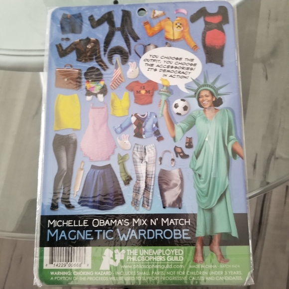 Magnetic The First Lady of Fashion - Picture 2 of 2